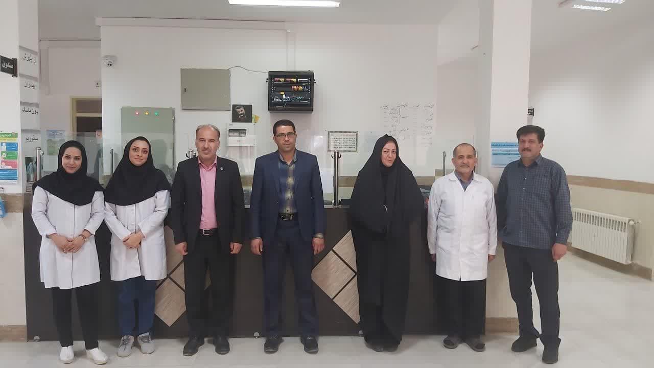 بازدید نماینده ی هیات رئیسه ی دانشگاه از بیمارستان به منظور ارزیابی آمادگی واحد های خدمت رسان در نوروز ۱۴۰۲