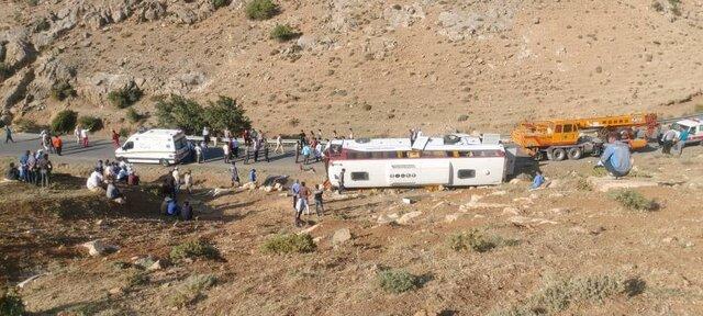 سوال‌های بی پاسخ واژگونی اتوبوس خبرنگاران