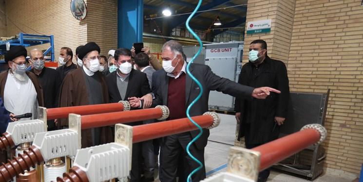 رئیس جمهور سر زده از یک کارخانه تولید قطعات برقی در یزدبازدید کرد