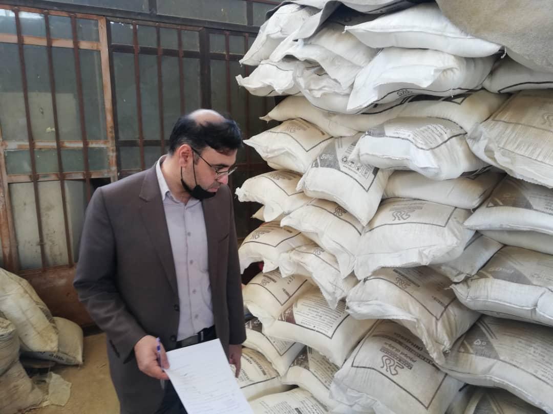 گشت تعزیرات حکومتی از انبار فروش کود شیمیایی