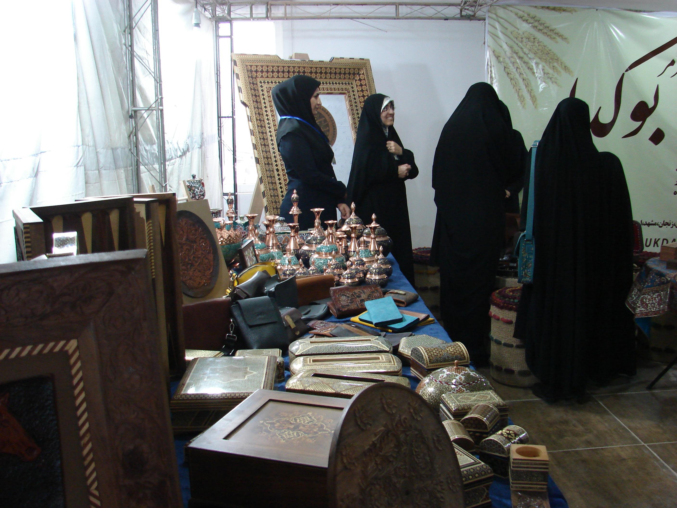 نمایشگاه سراسری صنایع دستی فرصتی برای نمایش گذاشتن آداب و رسوم مناطق مختلف کشور