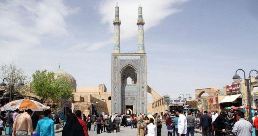 میزبانی مردم استان یزد از ۳۱ هزار مسافر در نخستین روز عید ۱۴۰۳