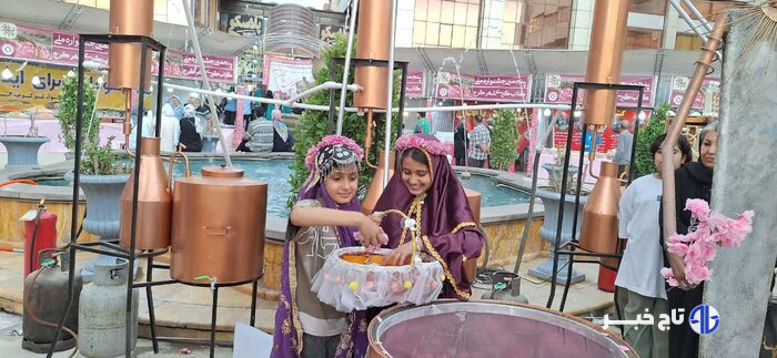 آغاز به کار جشنواره ملی گلابگیری و سوغات در کرج