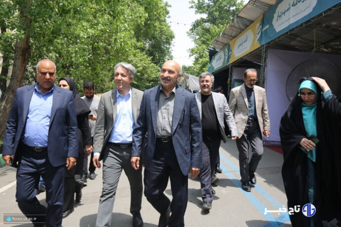از زبان فارسی و مقام فردوسی آنگونه که باید پاسداری نکرده‌ایم