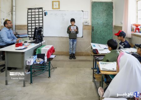 استاندار بوشهر: معلمی جز علم آموزی نباید دغدغه دیگری داشته باشد