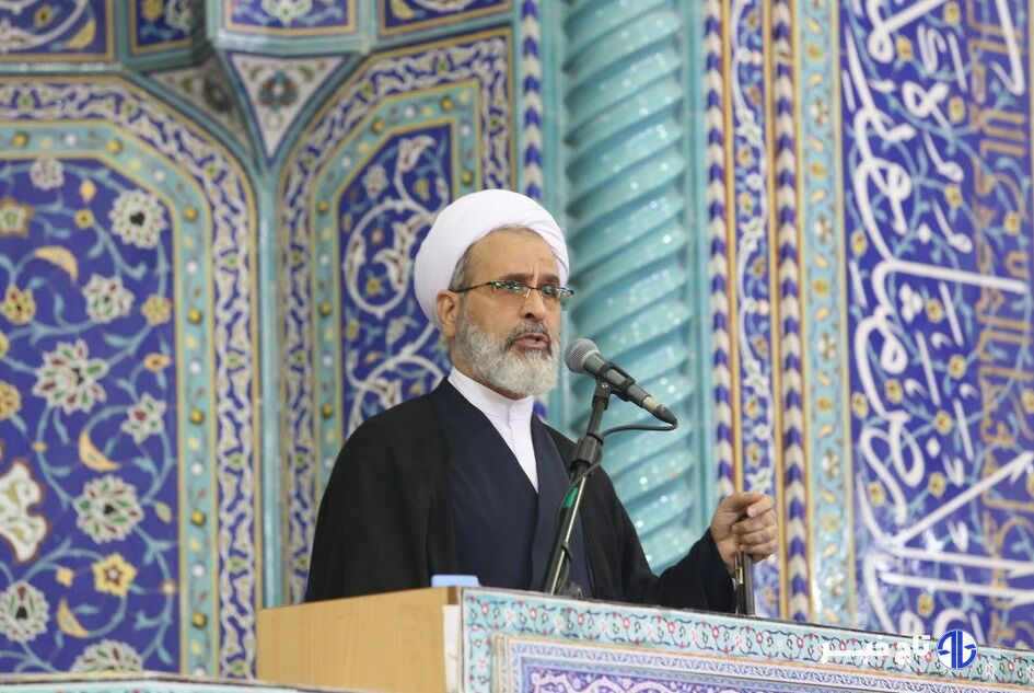 امام جمعه قم: ملت ایران در دفاع از آرمان‌های انقلاب استوار است