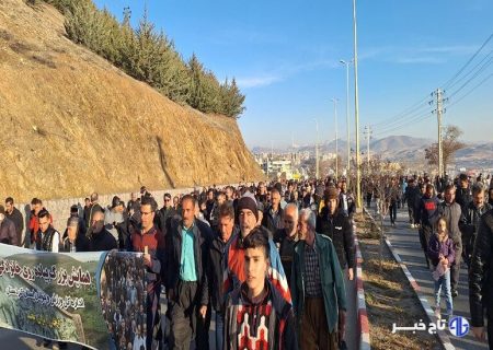 برگزاری همایش پیاده‌روی خانوادگی در سنندج به مناسبت سالگرد سفر رهبری به کردستان