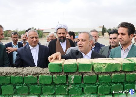 فرماندار بهارستان: ۱۲۰ مدرسه طی  سه سال ساخته می شود