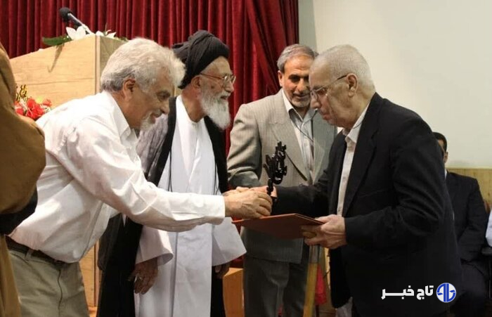 معماران هنرمند شاهچراغ (ع) تجلیل شدند/ هنر برای انتقال مفاهیم آسمانی