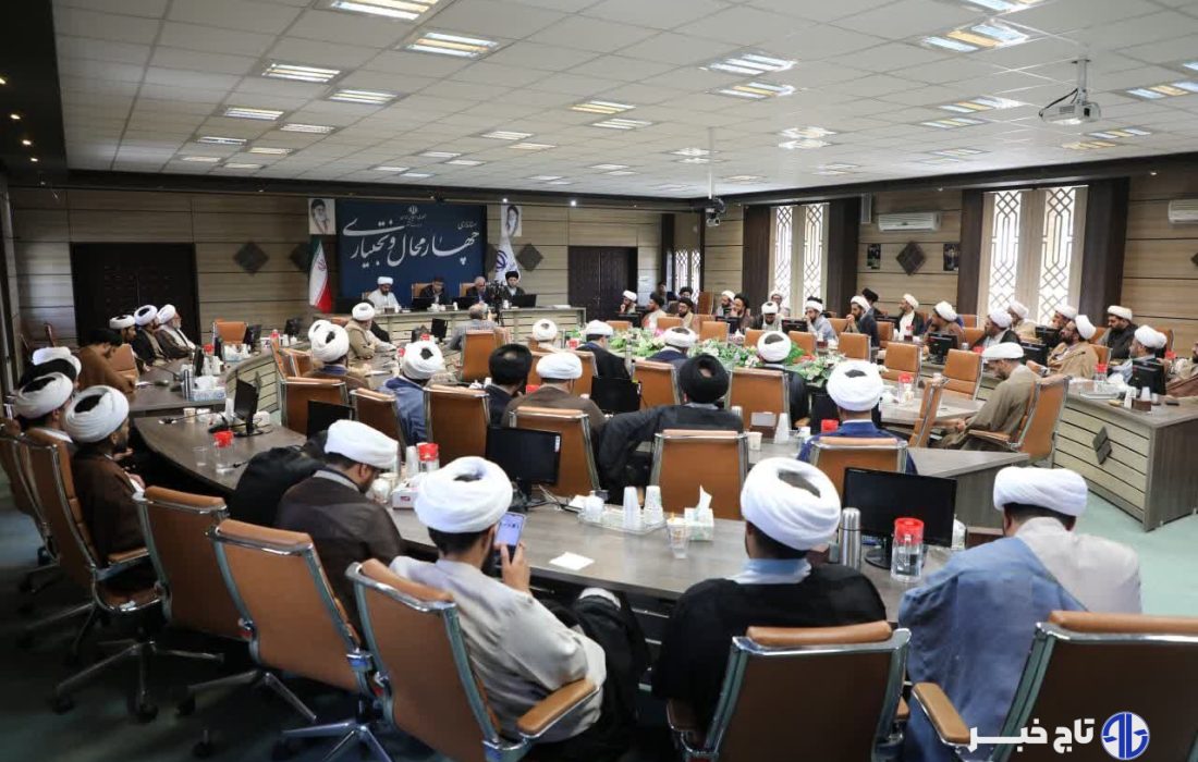 نقش روحانیون در تحقق شعار سال؛ از گفتمان‌سازی تا آموزش عمومی