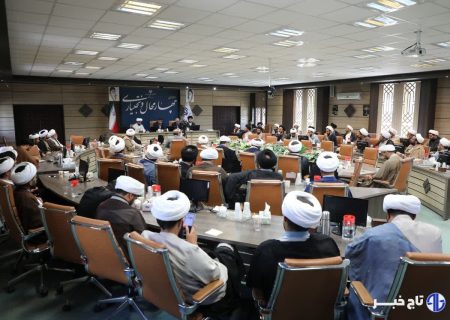 نقش روحانیون در تحقق شعار سال؛ از گفتمان‌سازی تا آموزش عمومی