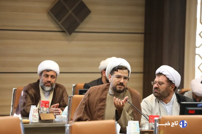 نقش روحانیون در تحقق شعار سال؛ از گفتمان‌سازی تا آموزش عمومی