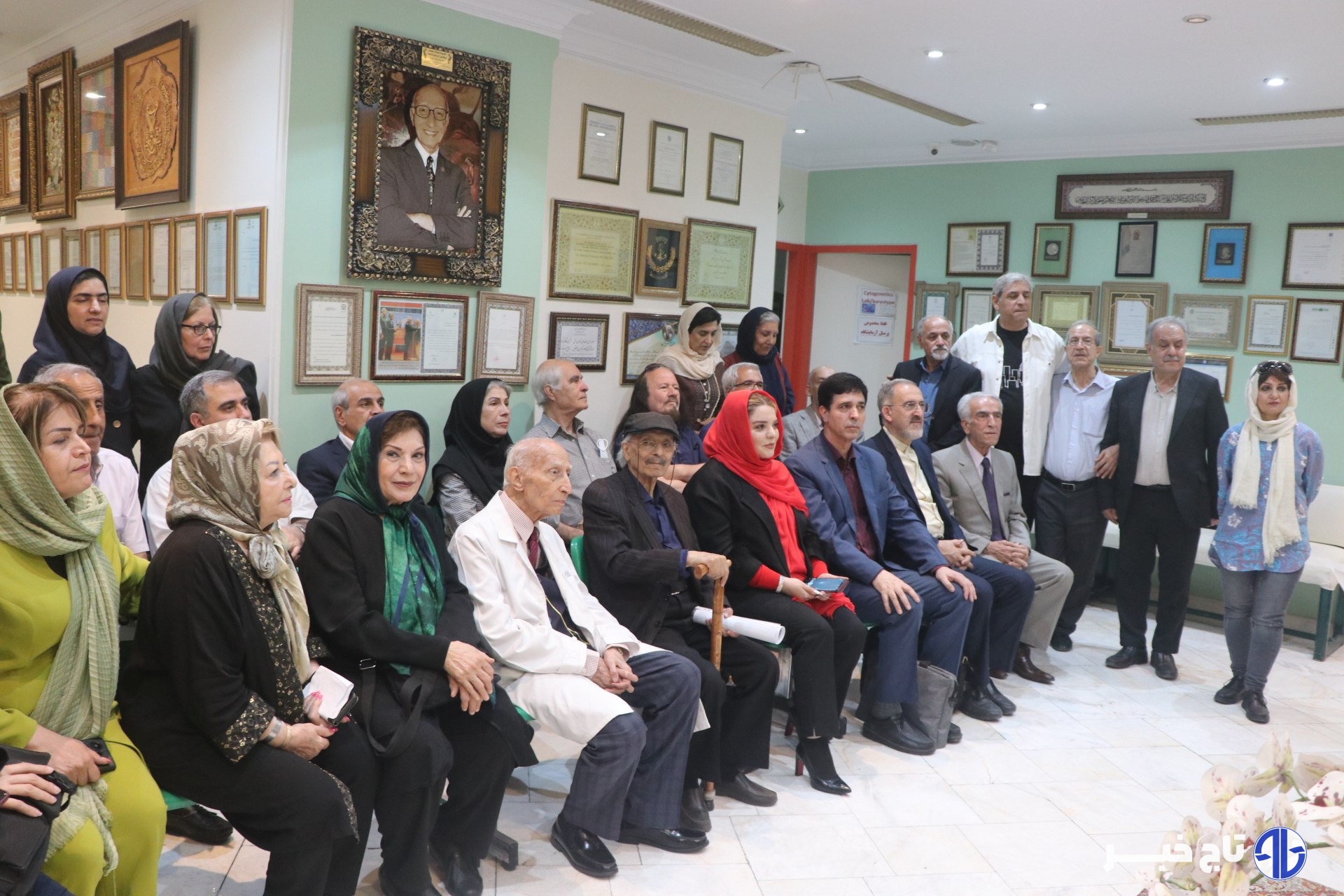پروفسور فرهود: بزرگان ادب پارسی ما را به مهر ورزیدن توصیه کرده‌اند