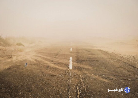 انسداد محور سه‌راهی دشتک- زابل در اثر طوفان شدید