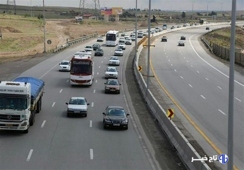 انسداد موقت آزادراه تهران – قم به دلیل تخریب ناشی از اصابت پرتابه