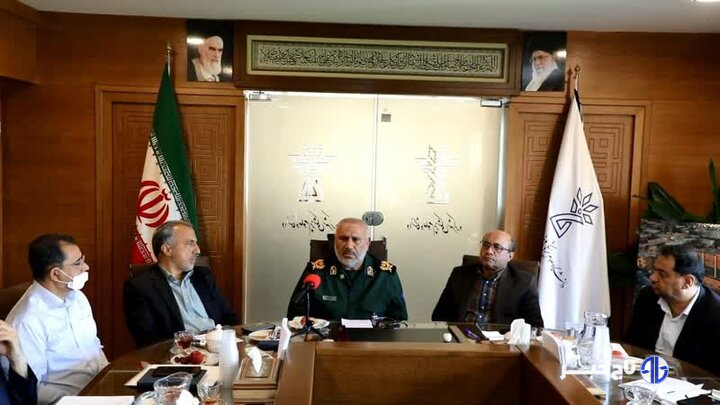با وحدت و همدلی در جنگ ترکیبی بر دشمنان پیروز می‌شویم
