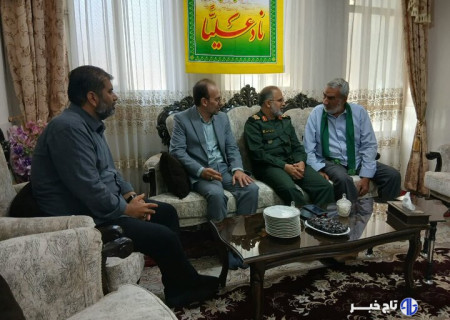 دیدار فرمانده سپاه قم با خانواده شهید شاخص سال ۱۴۰۴ استان قم