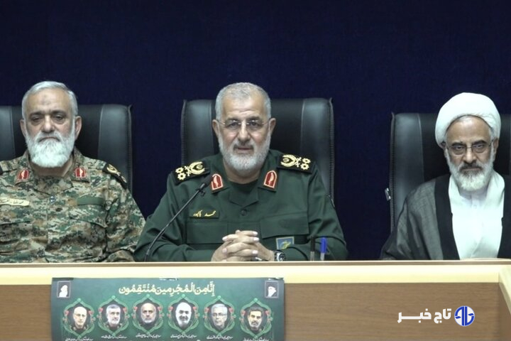سرلشکر پاکپور: همه رزمندگان ما دستشان روی ماشه است