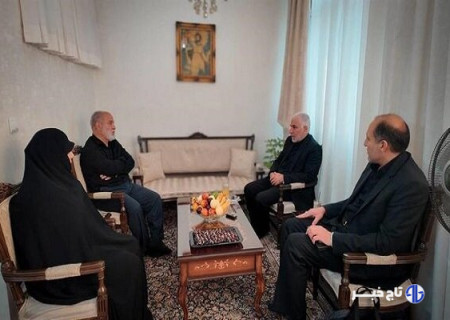 حضور رئیس سازمان زندان‌ها در منزل خانواده شهدای بازداشتگاه اوین