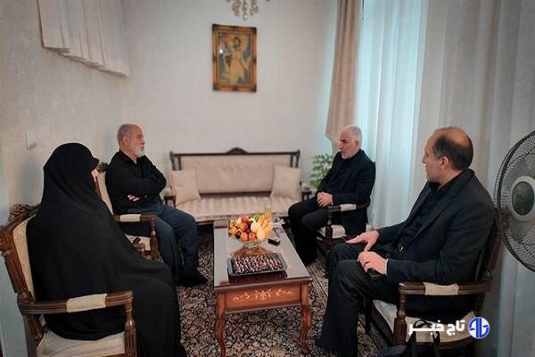 حضور رئیس سازمان زندان‌ها در منزل خانواده شهدای بازداشتگاه اوین