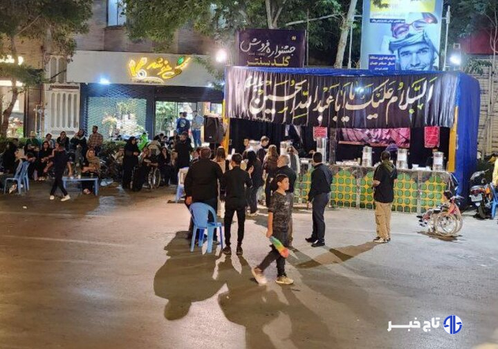 خدمت عاشقانه در میدان فردوسی؛ روایت جوانان موکب نوکران ارباب