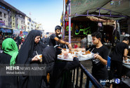 خدمت‌رسانی گسترده موکب حضرت معصومه(س) به زائران اربعین ۵۱ کشور
