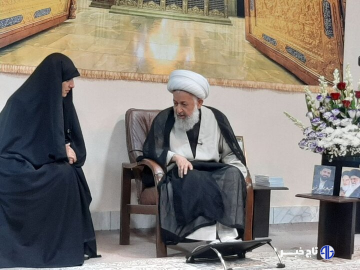دیدار معاون امور زنان و خانواده رییس جمهور با پدر دو شهید جنگ ۱۲ روزه