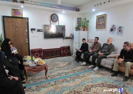 مدیرکل امور ایثارگران قوه قضاییه با خانواده شهید صالحی دیدار کرد