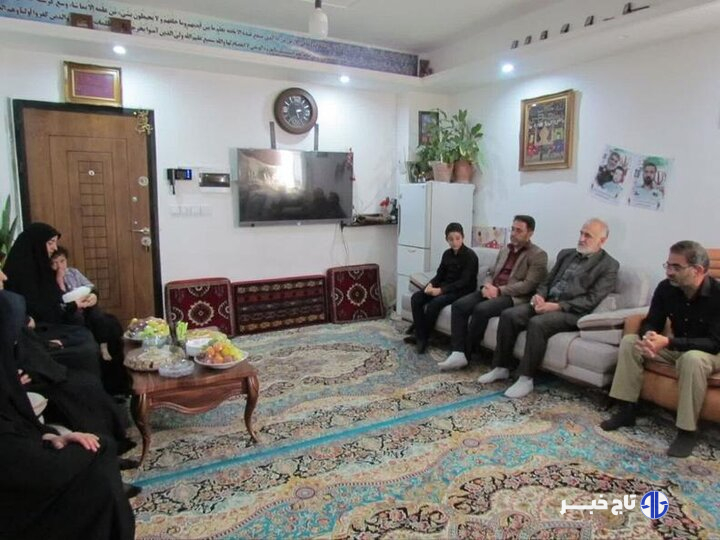 مدیرکل امور ایثارگران قوه قضاییه با خانواده شهید صالحی دیدار کرد