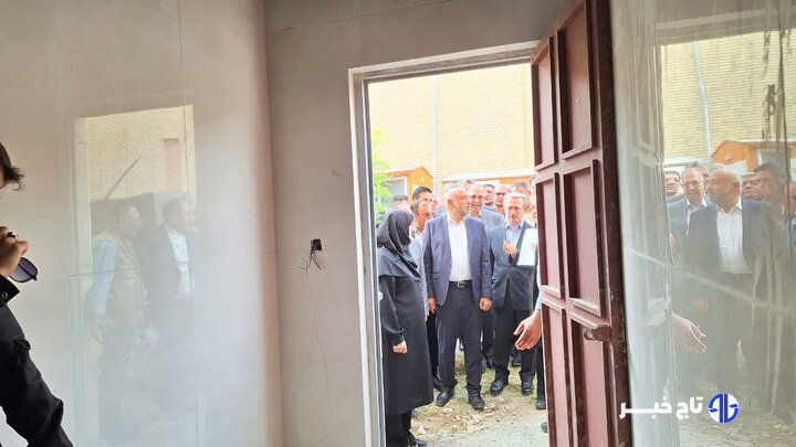 وزیر تعاون و کار از طرح توسعه بیمارستان شهید سلیمانی ابهر بازدید کرد