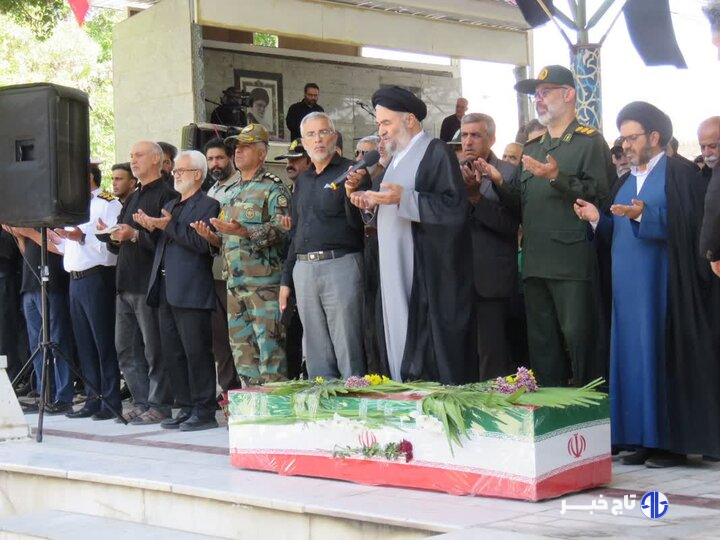 پیکر مطهر شهید «هوشنگ ناصرپور» در بروجرد تشییع شد
