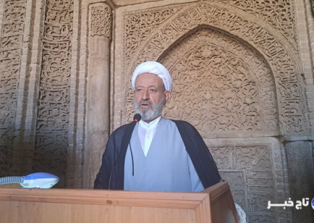 امام‌جمعه اردستان بر حمایت از مردم و حل مشکلات معیشتی تاکید کرد