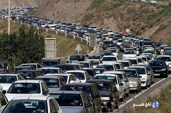 ترافیک نیمه‌سنگین و وزش باد شدید در برخی از محورهای اصلی کشور