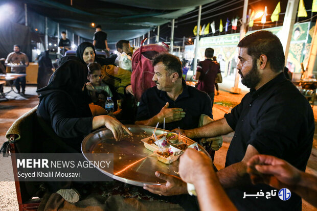 تردد روان زائران اربعین در شلمچه و چذابه؛ تمهیدات مناسب برای زائران