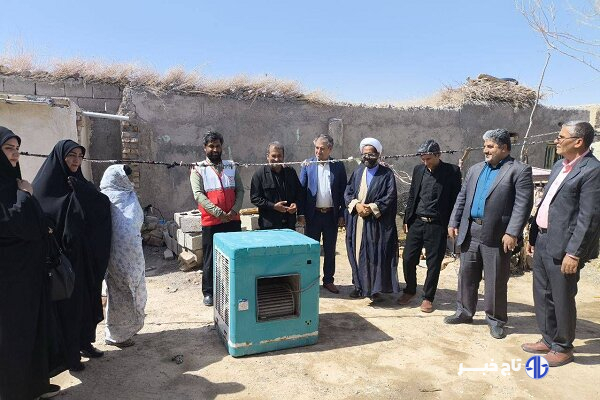 تشریفات سنگین اهدای یک کولر «دست دو» در هامون؛ آسیب گزارش‌زدگی ادارات