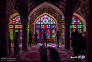 مسجد نصیرالملک شیراز؛ زمزمه‌هایی عارفانه در نغمه‌ زیبای نور و رنگ