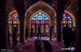 مسجد نصیرالملک شیراز؛ زمزمه‌هایی عارفانه در نغمه‌ زیبای نور و رنگ