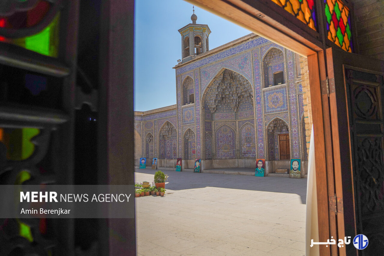مسجد نصیرالملک شیراز؛ زمزمه‌هایی عارفانه در نغمه‌ زیبای نور و رنگ
