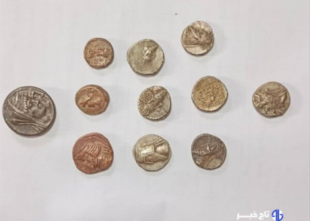 کشف ۱۱ سکه تاریخی در خرم‌آباد