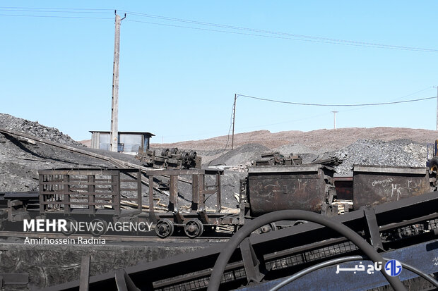 سوگ ناتمام ۵۳ خانواده داغدار معدن طبس؛ روایتی از بغض مانده بر گلو