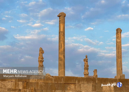 هفتادوهفتمین سند مالکیت پایگاه میراث جهانی تخت‌جمشید صادر شد