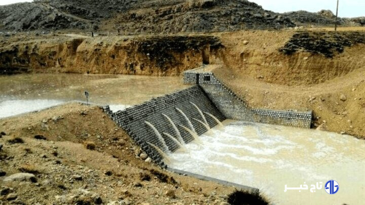 بهره‌مندی ۳۰۰ خانوار از بهسازی پنج سازه آبخیزداری در قاینات