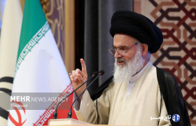 حسینی بوشهری: قدرت موشکی و انسجام ملی عامل اصلی اقتدار ایران است