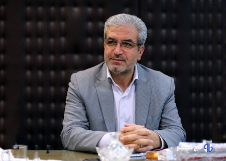 دبستان شهیدرجایی هفت‌تپه شوش به میز و دیگر امکانات آموزشی تجهیز شد