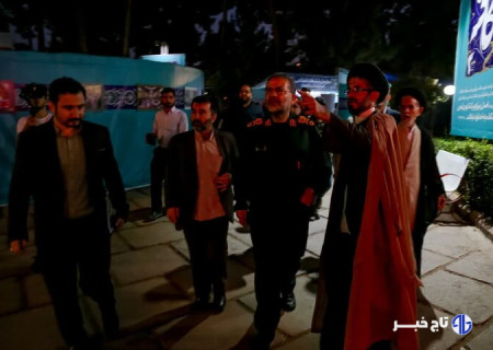 سردار سلیمانی از نمایشگاه توانمندی‌های مجموعه‌های اعتکافی بازدید کرد