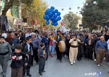 شهر مریوان رنگ هنر گرفت؛ جشنواره تئاتر خیابانی از خیابان‌ها تا مدارس