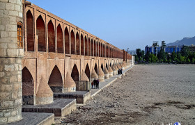 نمایشگاه کاریکاتور برای زاینده‌رود