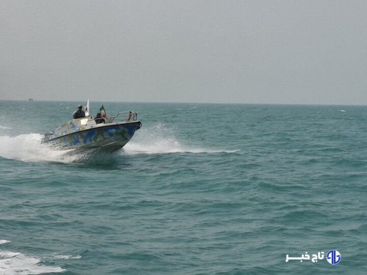 ۲ فروند قایق بدون مجوز در آب‌های بوشهر توقیف شد