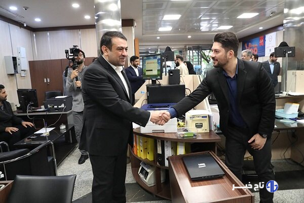 بازدید نجارزاده از برخی شعب سابق بانک سابق آینده