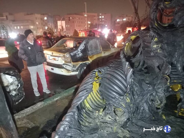 آتش‌سوزی در بزرگراه یادگار؛ خسارت به چند خودرو و منازل ویلایی